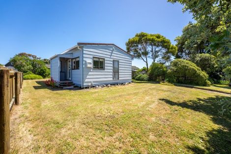 Photo of property in 20 Norfolk Crescent, Otaki Beach, Otaki, 5512