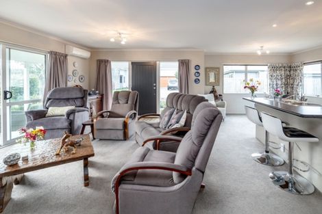 Photo of property in 2 Sam Meads Way, Greytown, 5712