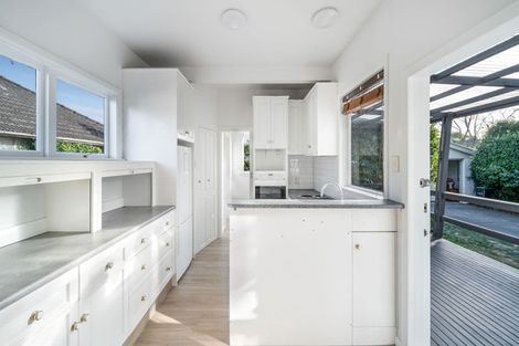 Photo of property in 15 Wittys Road, Avonhead, Christchurch, 8042