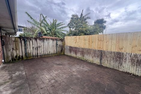 Photo of property in 4/8 Winspear Place, Manukau, Auckland, 2025