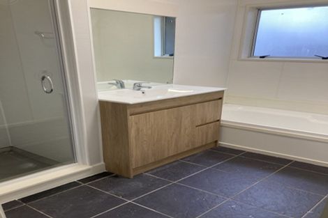 Photo of property in 21 Mona Vale, West Harbour, Auckland, 0618