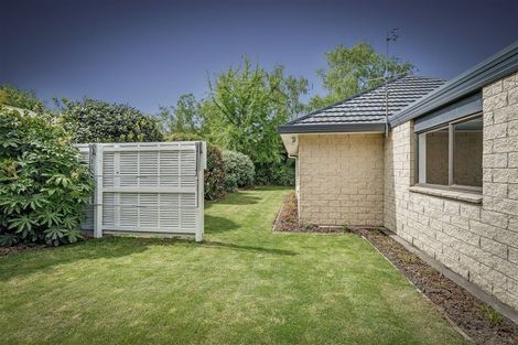 Photo of property in 15 Tyndale Place, Ilam, Christchurch, 8041