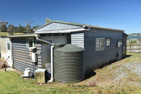 Photo of property in 32 Sandy Beach Road, Tinopai, 0593