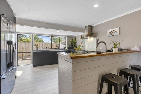 Photo of property in 68 Brois Street, Frankleigh Park, New Plymouth, 4310