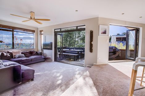 Photo of property in 15 Tironui Terrace, Western Heights, Hamilton, 3200