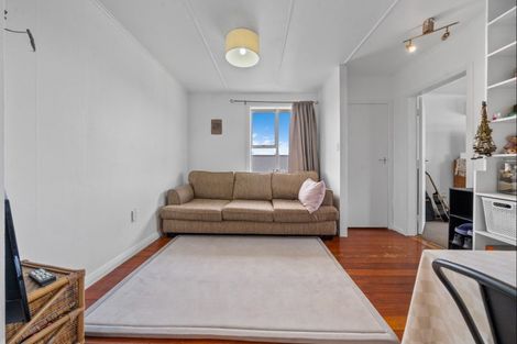 Photo of property in 132 Pioneer Road, Moturoa, New Plymouth, 4310