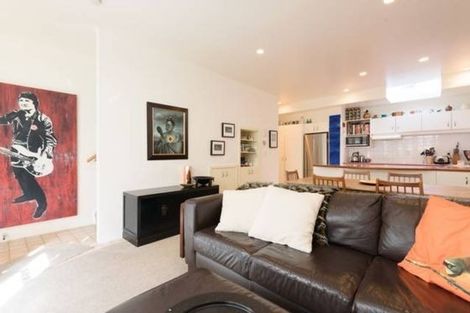 Photo of property in Henry Walton Flats, 3/2 Upper Queen Street, Auckland Central, Auckland, 1010