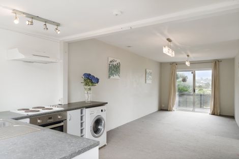 Photo of property in 9 Rangeview Road, Sunnyvale, Auckland, 0612
