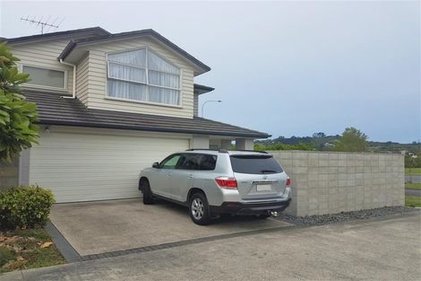 Photo of property in 33 Savona Drive, Flat Bush, Auckland, 2016