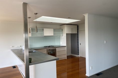 Photo of property in 39 Tawini Road, Titirangi, Auckland, 0604