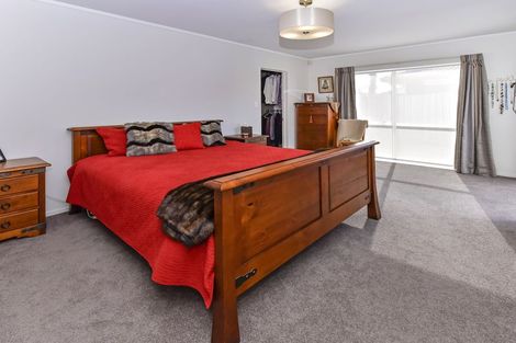 Photo of property in 1 Tolvah Place, Wattle Downs, Auckland, 2103