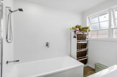 Photo of property in 40 Clifton Terrace, Fitzherbert, Palmerston North, 4410