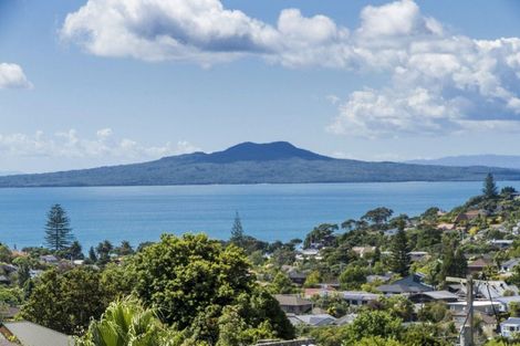 Photo of property in 29 Jellicoe Road, Murrays Bay, Auckland, 0630