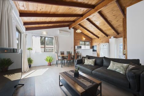 Photo of property in 2/391 West Coast Road, Glen Eden, Auckland, 0602