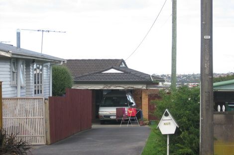 Photo of property in 1/48 Waimumu Road, Massey, Auckland, 0614