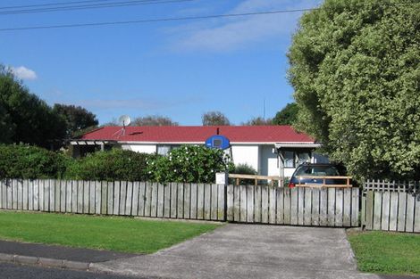 Photo of property in 2a Hamurana Place, Te Atatu Peninsula, Auckland, 0610