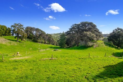 Photo of property in 28 Griggs Road, Whitford, Howick, 2571