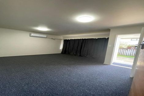 Photo of property in 2/37 Clevedon Road, Papakura, 2110