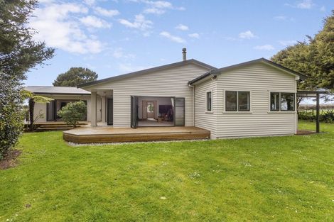 Photo of property in 300 Awai Road, Tarurutangi, New Plymouth, 4372