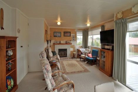 Photo of property in 12 Manaia View Road, One Tree Point, 0118