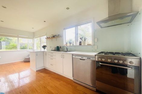 Photo of property in 9 Dolbear Street, Titirangi, Auckland, 0604