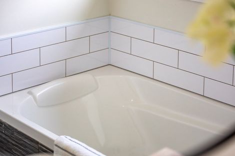 Photo of property in 54 Lansdowne Crescent, Glenview, Hamilton, 3206