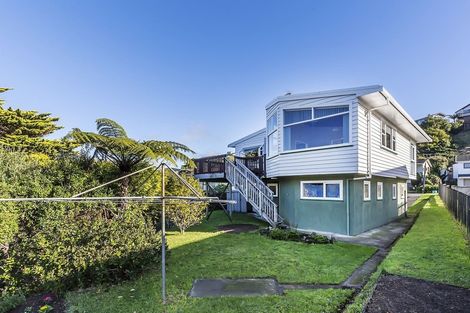 Photo of property in 69 Fyvie Avenue, Tawa, Wellington, 5028