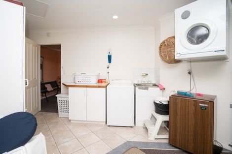 Photo of property in 9 Royal Heights, Glen Avon, New Plymouth, 4312