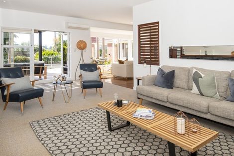 Photo of property in 14 Lynton Road, Bucklands Beach, Auckland, 2012