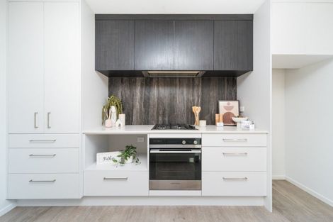 Photo of property in 2 Seddon Street, Takaro, Palmerston North, 4412