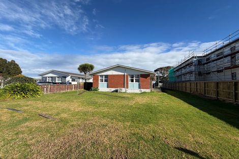 Photo of property in 83 Lincoln Road, Henderson, Auckland, 0610