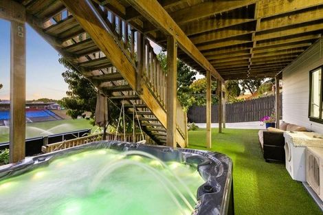 Photo of property in 8a Prospect Terrace, Pukekohe, 2120