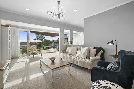 Photo of property in 27 List Street, Welbourn, New Plymouth, 4310