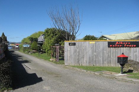 Photo of property in 32 Pioneer Highway, Awapuni, Palmerston North, 4412