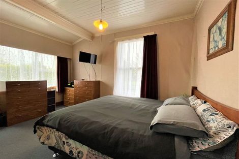 Photo of property in 15 May Street, Waiwera South, Clinton, 9584