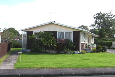 Photo of property in 1/4 Kaumatua Place, Te Atatu Peninsula, Auckland, 0610