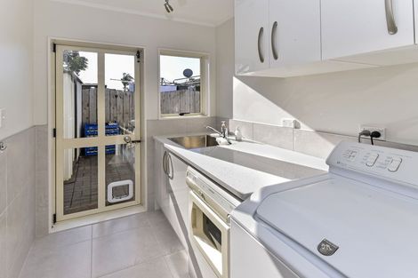 Photo of property in 1 Tolvah Place, Wattle Downs, Auckland, 2103