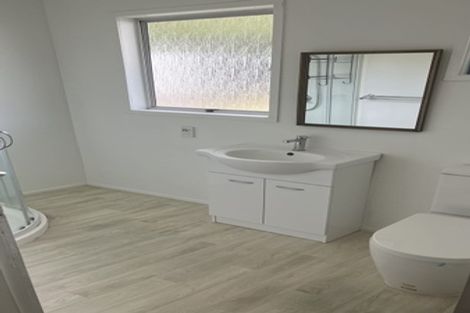 Photo of property in 64 Awaruku Road, Torbay, Auckland, 0630