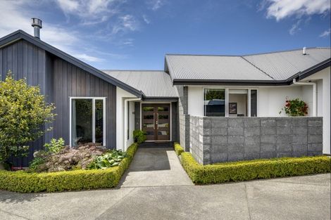 Photo of property in 62 Whakatomo Place, Havelock North, 4130