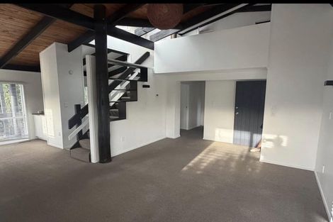 Photo of property in 2/9 Abbeygate Street, Birkdale, Auckland, 0626