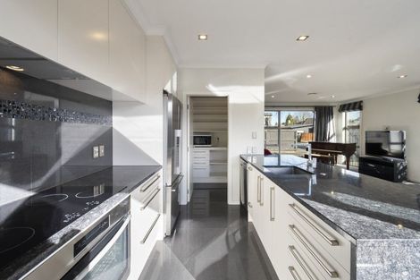 Photo of property in 35 Union Street, Hokowhitu, Palmerston North, 4410