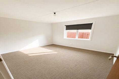 Photo of property in 40 Ruskin Road, Newlands, Wellington, 6037