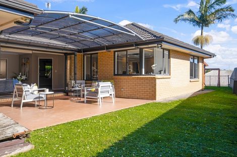 Photo of property in 27 Nimstedt Avenue, Oteha, Auckland, 0632