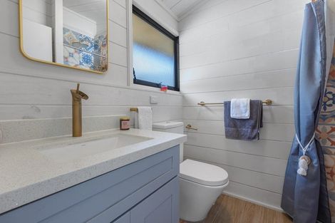 Photo of property in 46 Stratford Drive, Cable Bay, 0420