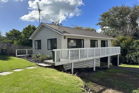 Photo of property in 5 Trelawn Place, Cockle Bay, Auckland, 2014