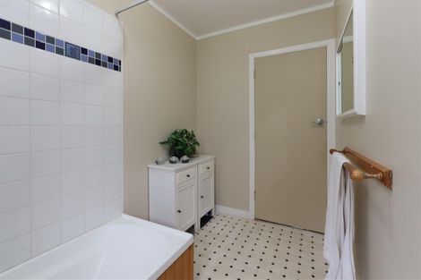 Photo of property in 24 Melrose Avenue, Owhata, Rotorua, 3010