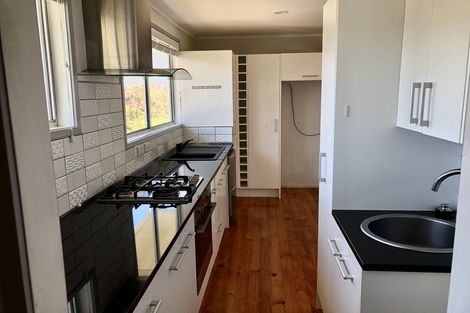 Photo of property in 30 Windy Ridge Road, Glenfield, Auckland, 0629