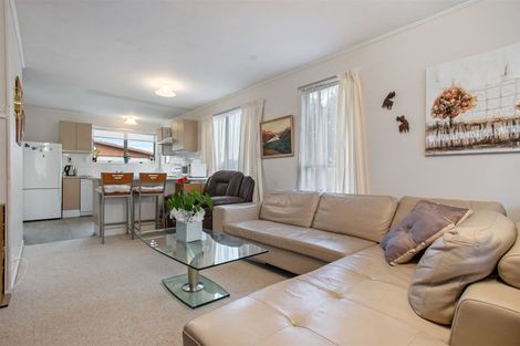 Photo of property in 12 Crispian Place, Weymouth, Auckland, 2103