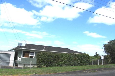 Photo of property in 16 Alison Road, Surfdale, Waiheke Island, 1081