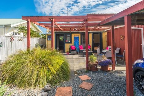 Photo of property in 4 Seafront Road, Castlecliff, Whanganui, 4501